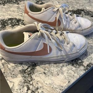 Nike casual shoe